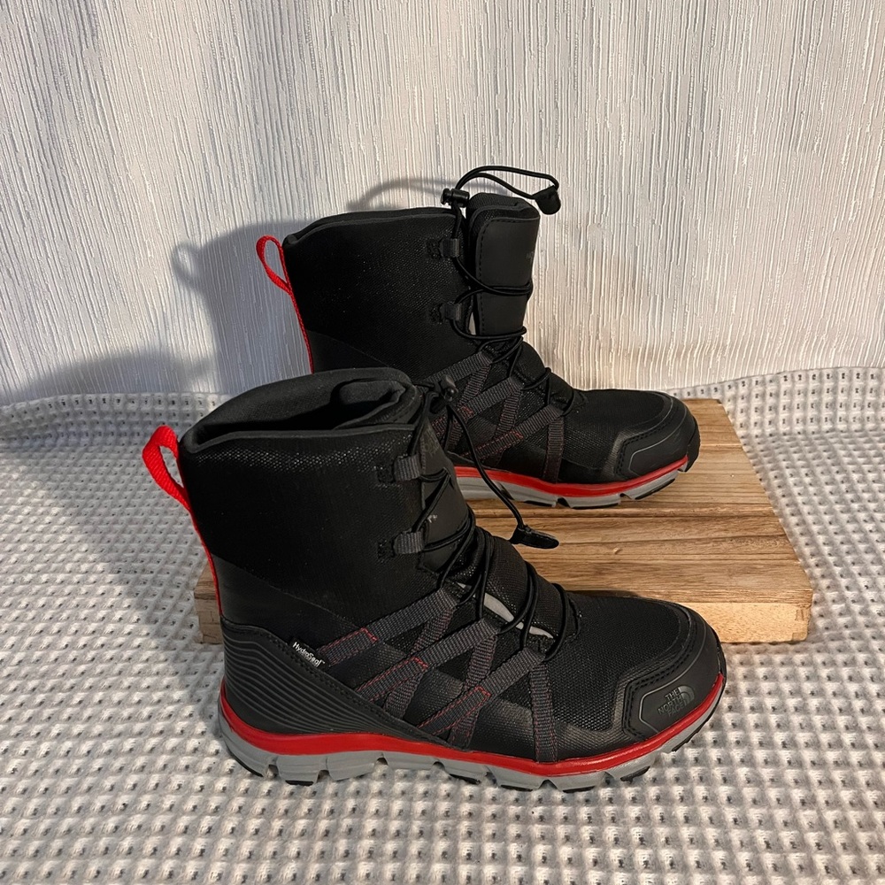 The North Face Youth JR
Winter Sneaker Boot